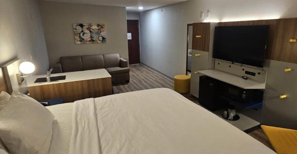 麦克罗特客栈&套房汽车旅馆由温德姆塔尔萨东经营 圖爾薩 外观 照片